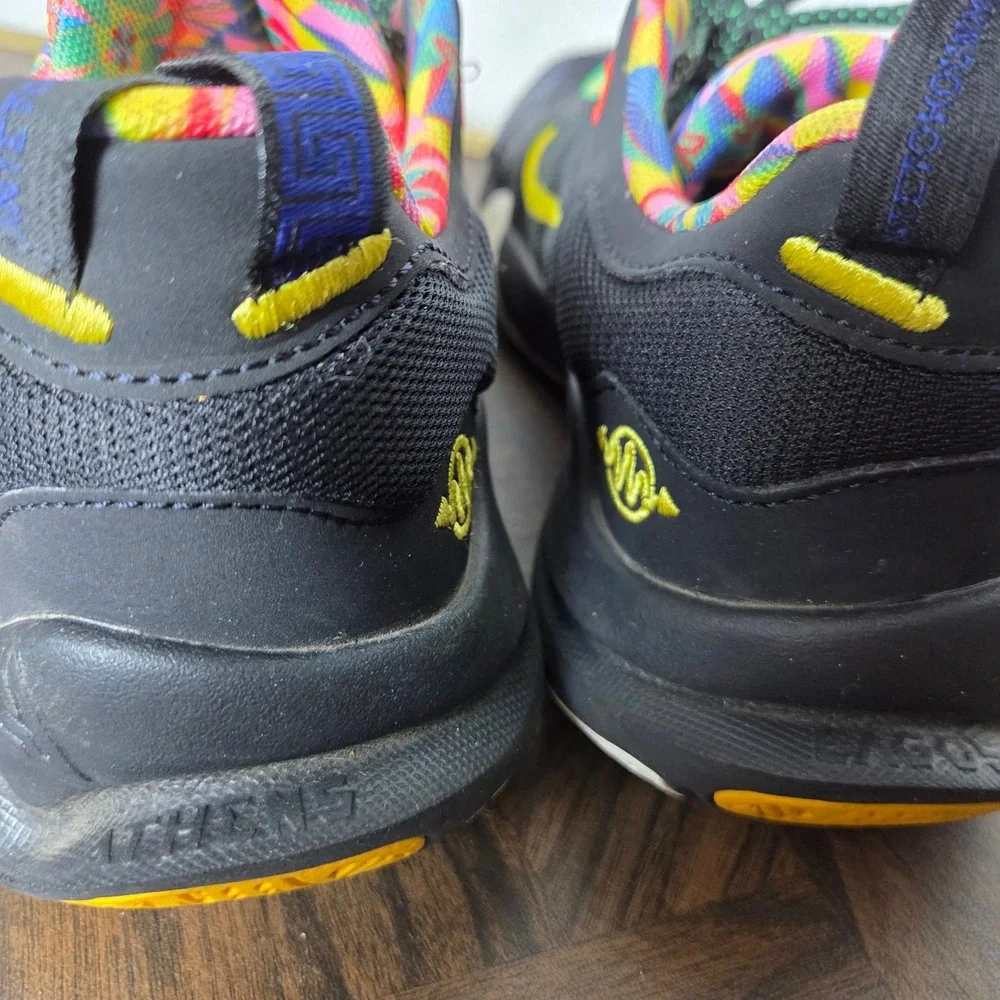 Nike Giannis Immortality 2 Youth‎ 5.5 Basketball Shoes Black & Neon multicolor